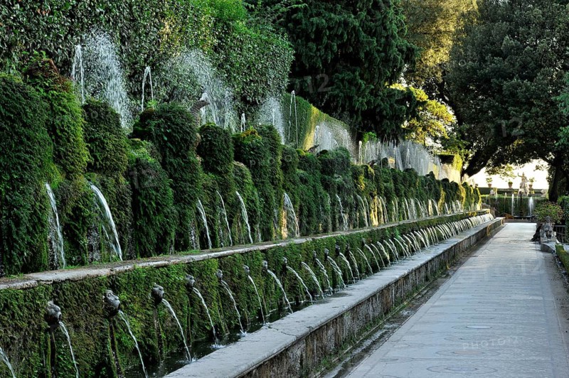 Avenue of a Hundred Fountains, Viale delle Cento Fontane, behind Fontana della Rometta, Renaissance garden of Villa d'Este, water features, fountains, UNESCO World Heritage Site, Tivoli, Metropolitan City of Rome, Lazio, Italy