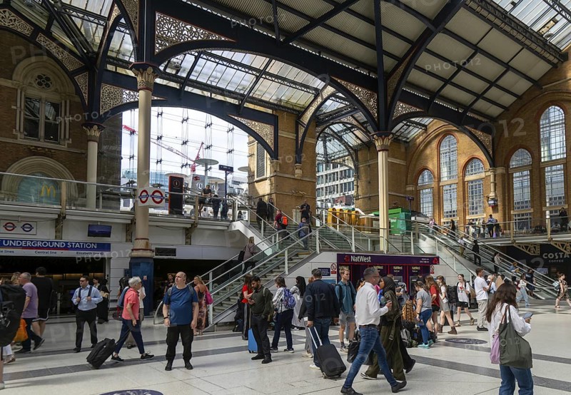 Concourse busy with passengers, Liverpool Street railway station, London, England, UK