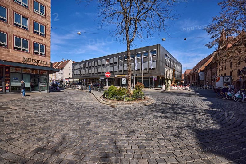 Bus turnaround, general architecture, trees, blue sky, cirrostratus clouds, alleyway Spitalgasse, Nuremberg, Middle Franconia, independent city, Bavaria, Germany