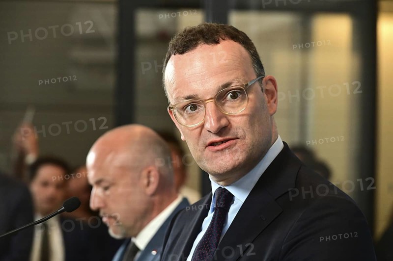 On the right, the chairman of the CDU/CSU parliamentary group, Jens Spahn (CDU), and his deputy Alexander Hoffmann (CSU) at the weekly press statement in front of the parliamentary group meeting room in the Reichstag. This time it was about the expert opinion on the purchase of masks, among other things