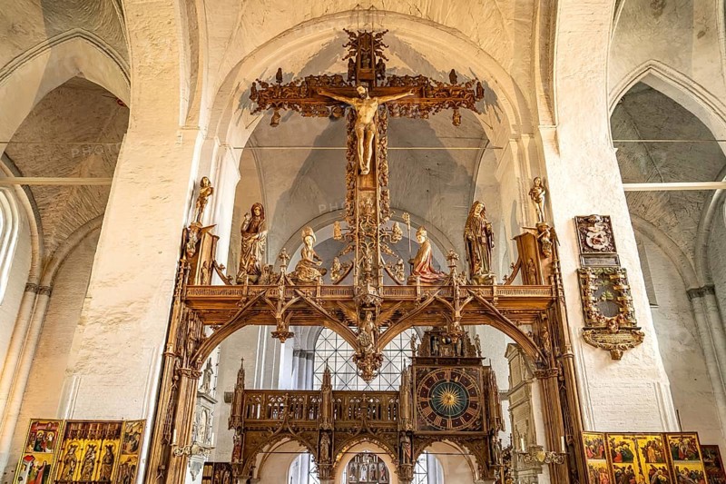 Triumphal cross in the interior of Lübeck Cathedral, Hanseatic City of Lübeck, Schleswig-Holstein, Germany