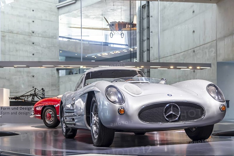 Mercedes-Benz 300 SLR Uhlenhaut Coupé from 1955. Two examples were built, one was auctioned. With proceeds of 135 million euros, it is the most valuable car in the world. The Mercedes-Benz Museum in Stuttgart presents a journey through the automotive history of the global corporation. The history of the Mercedes star begins with the first automobile in 1886. 160 vehicles are on display. Stuttgart, Baden-Württemberg, Germany