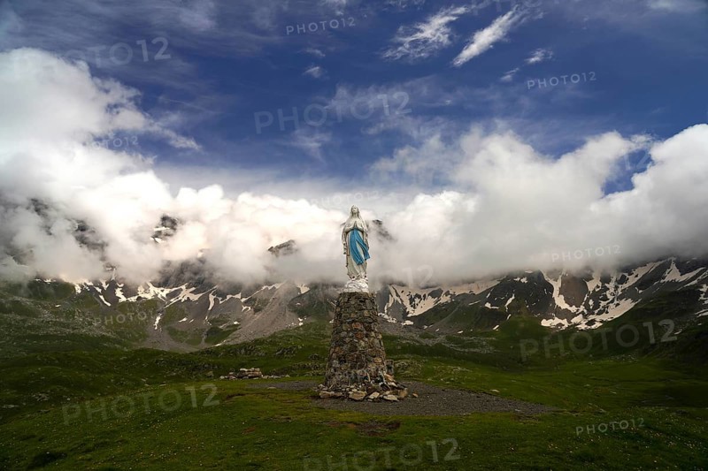Statue of the Madonna La Vierge de Troumouse in the Cirque de Troumouse basin in the Pyrenees National Park near Gavarnie-Gèdre, France