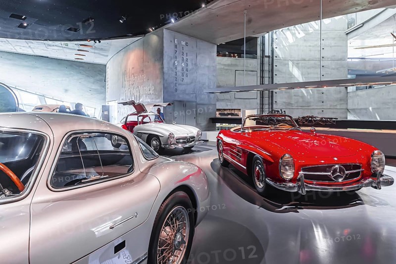 Mercedes-Benz 300 SL Roadster from 1962. The Mercedes-Benz Museum in Stuttgart presents a journey through the automotive history of the global corporation. The history of the Mercedes star begins with the first automobile in 1886. 160 vehicles are on display. Stuttgart, Baden-Württemberg, Germany