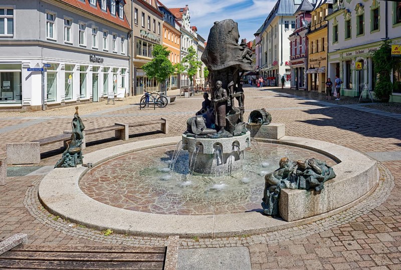 Boot fountain by sculptor Vinzenz Wanitschke at Döbeln's Niedermarkt, Old Town, Döbeln, Saxony, Germany