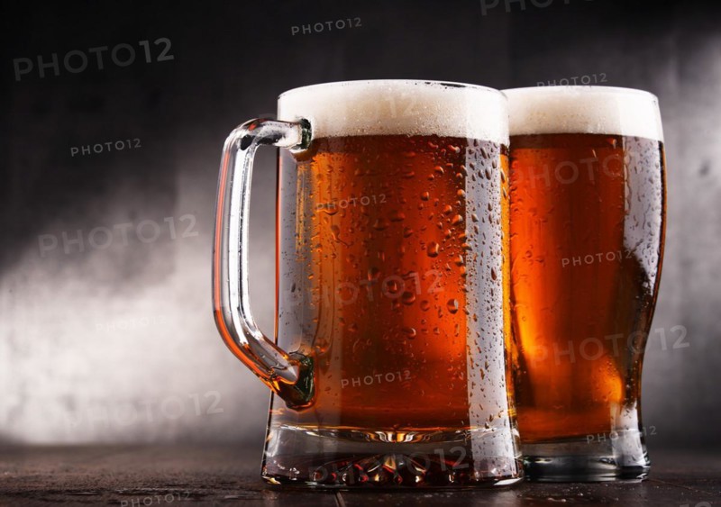 Composition with two glasses of beer
