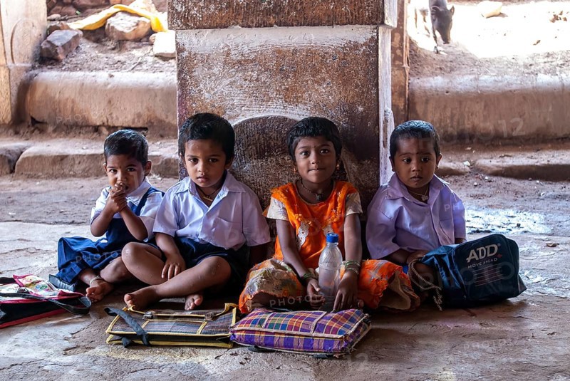 Childrens studying at Badami, Karnataka, South India, India, Asia