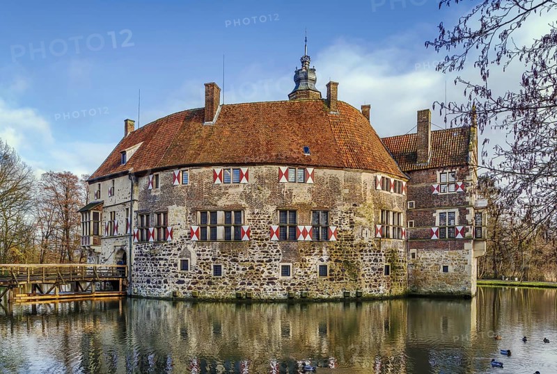 Vischering Castle in Ludinghausen, North Rhine-Westphalia is the most typical moated castle in the Munster region of Germany