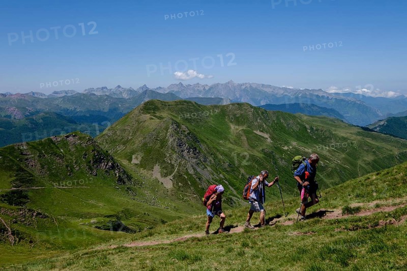Ascending Ayous peak, Ayous lakes tour, Pyrenees National Park, Pyrenees Atlantiques, France