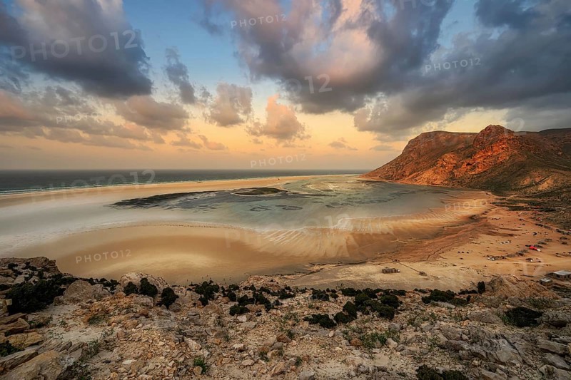 Detwah-Lagune auf der Insel Socotra im Jemen bei Sonnenuntergang