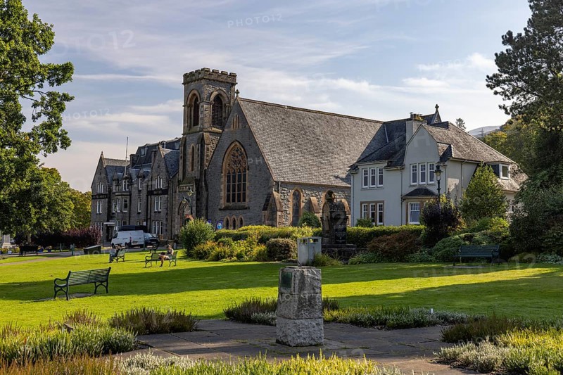 Green park in the centre, The Parade with Duncansburgh Church, Fort William, Highlands, Scotland, Great Britain