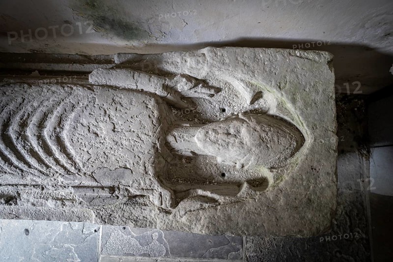 Medieval tomb effigie, Kilfenora Medieval Cathedral (Saint Fachtnanrsquo), The Burren, County Clare, Ireland, United Kingdom