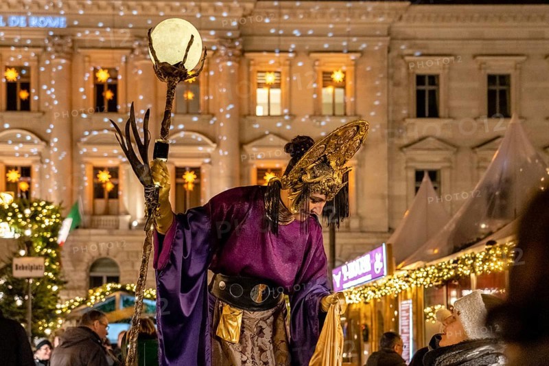 Extras, the magician of Christmas, Christmas market, Humboldt Forum, Berlin, Federal Republic of Germany