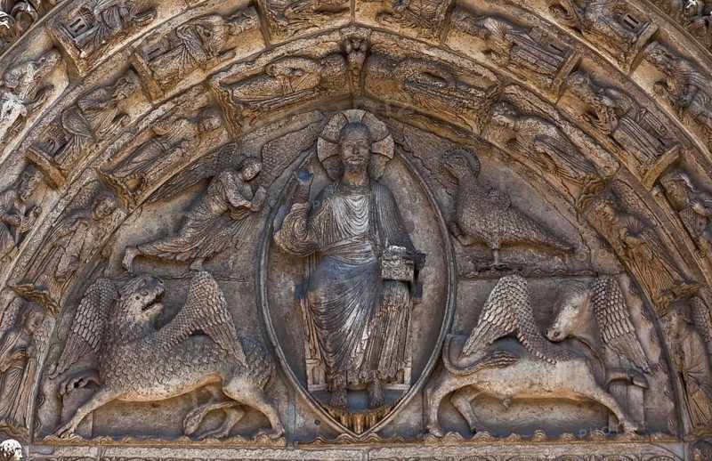 West façade, central royal portal around 1160, tympanum Christ in the mandorla and evangelist symbols, St., Sankt, Saint