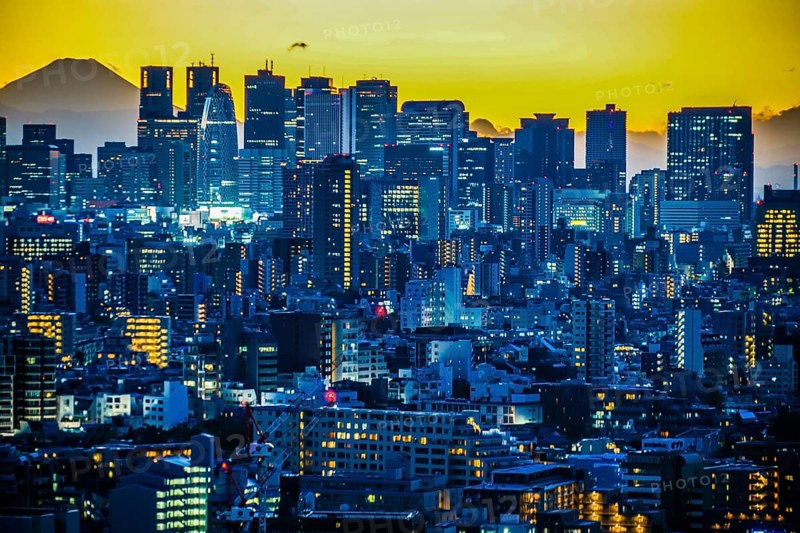 Sunset from the Bunkyo Civic Center (Shinjuku). Shooting Location: Tokyo metropolitan area