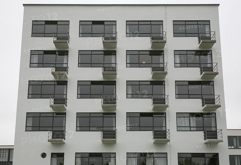 Dessau, Bauhaus, Prellerhaus 1925-26 by Walter Gropius, façade detail from the east