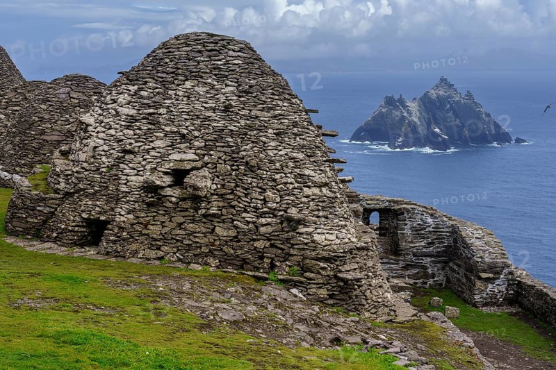 Clochans, stone cells. monastery at the top, Skellig Michael island, Mainistir Fhionáin (St. Fionan?s Monastery), county Kerry, Ireland, United Kingdom