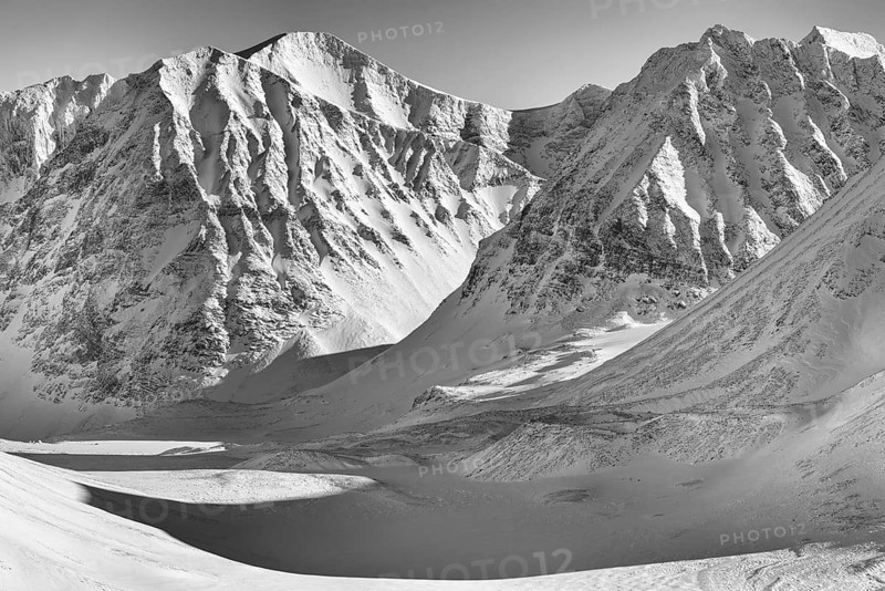 Mountain peak in the valley Unna Reaiddavaggi, Kebnekaisefjaell, Norrbotten, Lapland, Sweden, March 2014