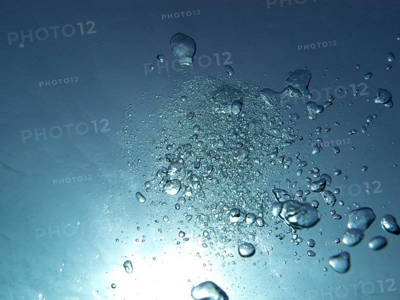 Rising air bubbles