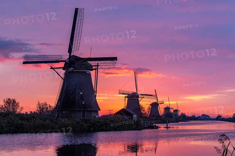 Sunrise on the KInderdijk, Netherlands