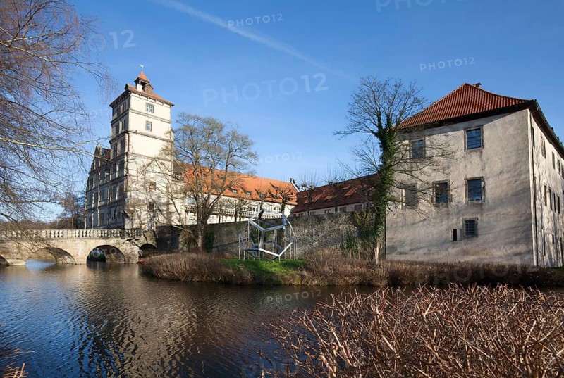 Schloss Brake castle, Weserrenaissance Museum, moated castle, Lemgo, North Rhine-Westphalia, Germany, Europe, Schloss Brake, Weserrenaissance Museum, Wasserschloss, Lemgo, Nordrhein-Westfalen, Deutschland, Europa