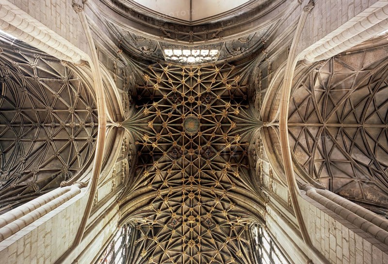 Gloucester, abbey church (cathedral), vault in the crossing with cantilevered ribs