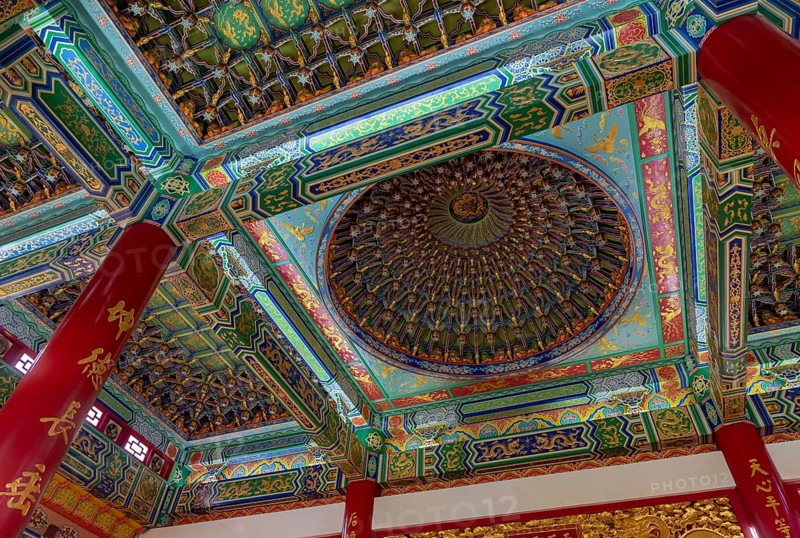 A picture of the colorful interior of the Thean Hou Temple