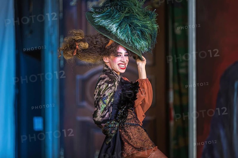Production by Herbert Fritsch at the Schaubühne Berlin with Bastian Reiber, Florian Anderer and Ursina Lardi (press performance on 22 October 2018)
