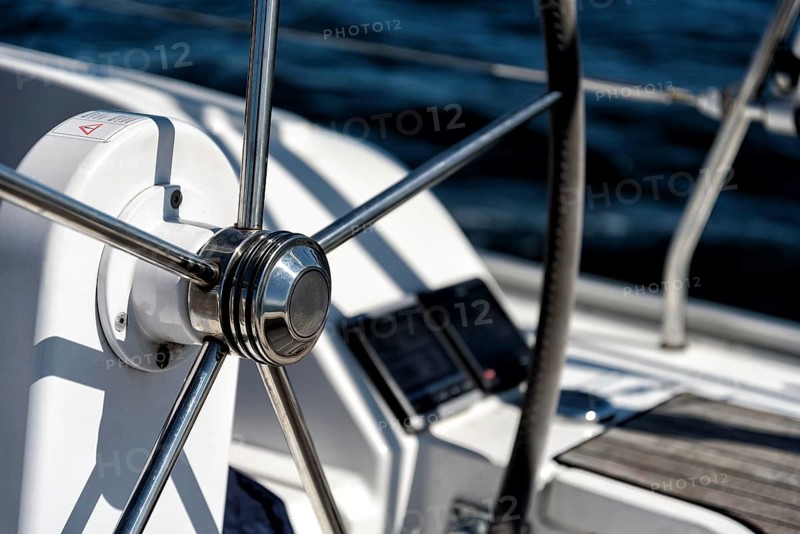 Steering wheel of a sailing yacht