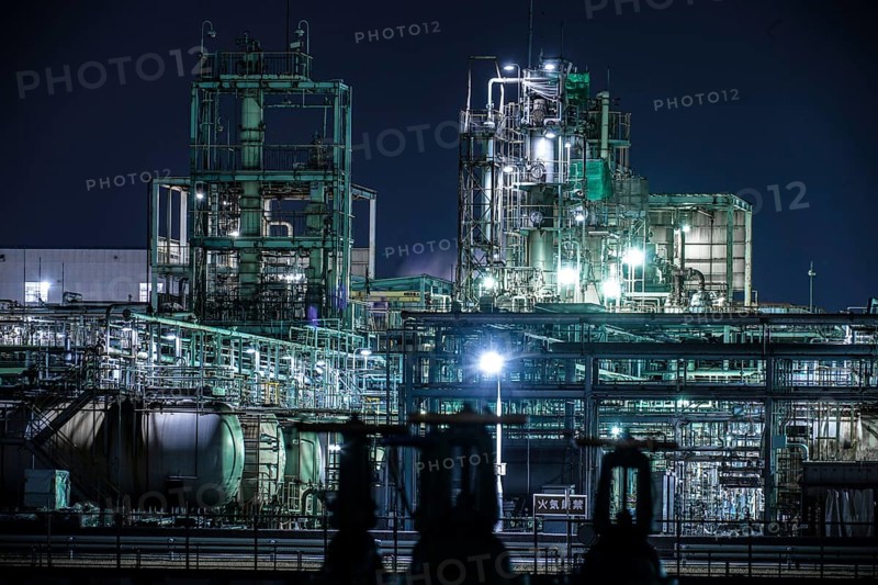 Factory night view of Kawasaki Keihin industrial zone. Shooting Location: Kawasaki City, Kanagawa Prefecture