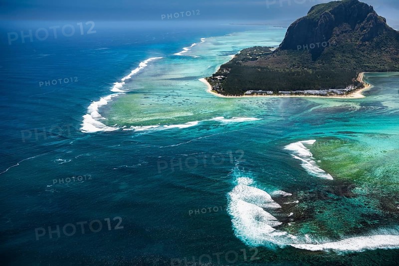 Underwater waterfall, optical illusion, natural phenomenon, aerial view, reef, coral reef, fringing reef, Le Morne Brabant, south coast, Indian Ocean, island, Mauritius