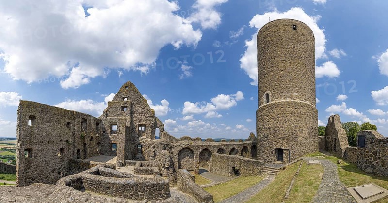 Deserted core castle of the Gleiberg ruins with ruined palas, masonry, keep in fine weather