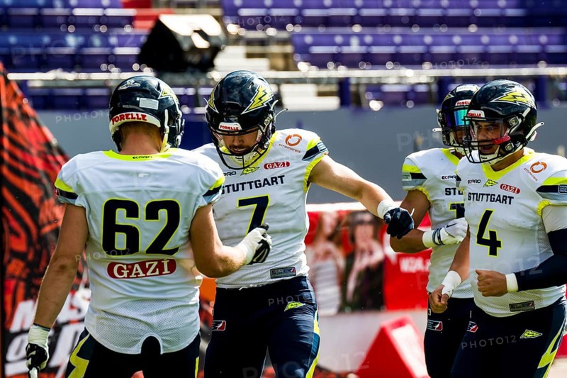ELF/ Semi-Final Game : Stuttgart Surge at Vienna Vikings on 16. Sept. 2023, in the Generali-Arena, Vienna, Austria. Stuttgart Surge, WR # 7 Louis Geyer, QB # 4 Reilly Hennessey