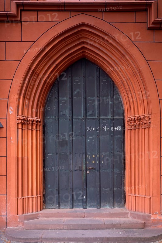 South portal, St., Saint, Saint