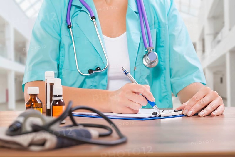 Doctor appoint prescription drugs to patients