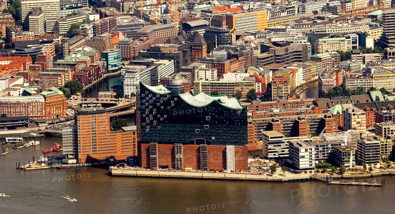 Hanseatic city of Hamburg, Elbe Philharmonic Hall at the foot of the Speicherstadt. The Hamburg concert hall has been under construction since 2007. Completion is scheduled for 2017