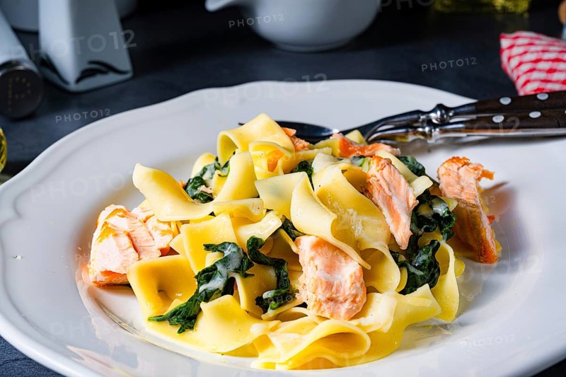 Tagliatelle with salmon and spinach in a cream sauce
