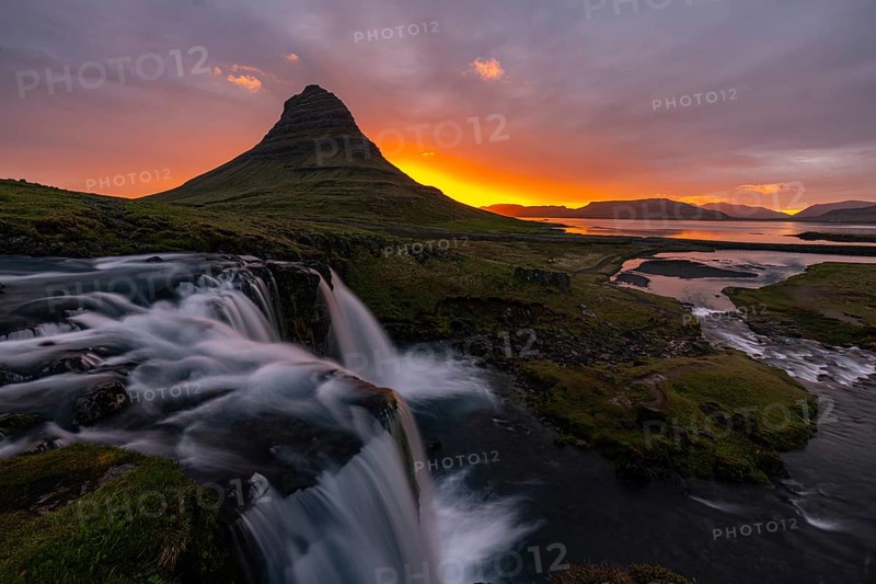 Kirkjufell at sunrise, Grundafjördur, Snaefellsnes, Iceland
