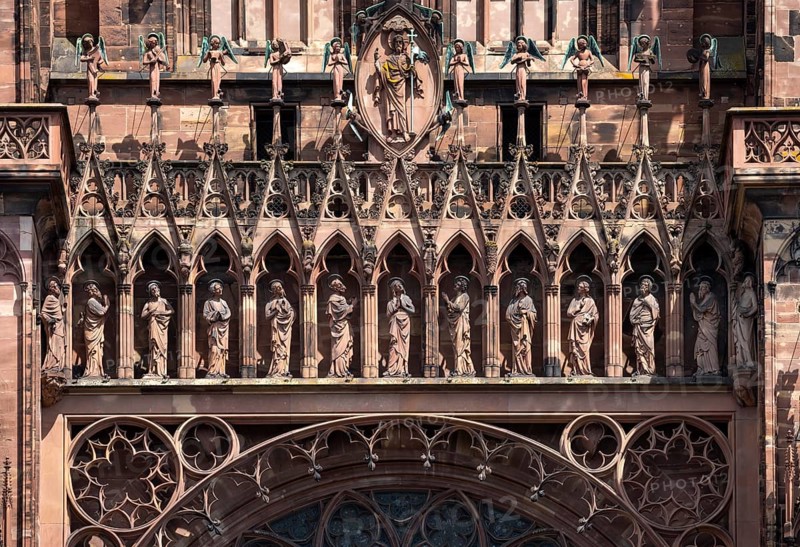 Strasbourg Cathedral, Cathédrale Notre-Dame de Strasbourg, west façade, Gallery of the Apostles above the rose window