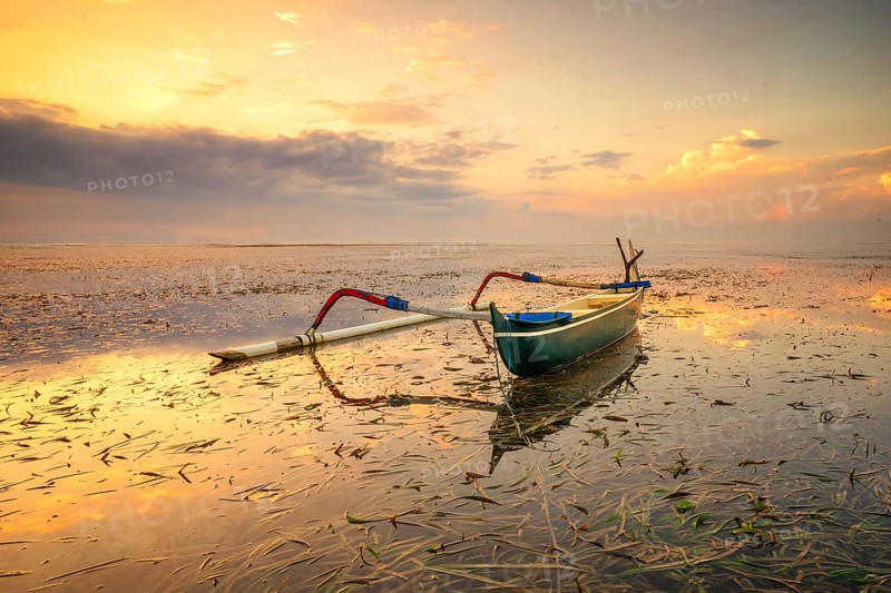 Beautiful sunrise at sanur beach, bali