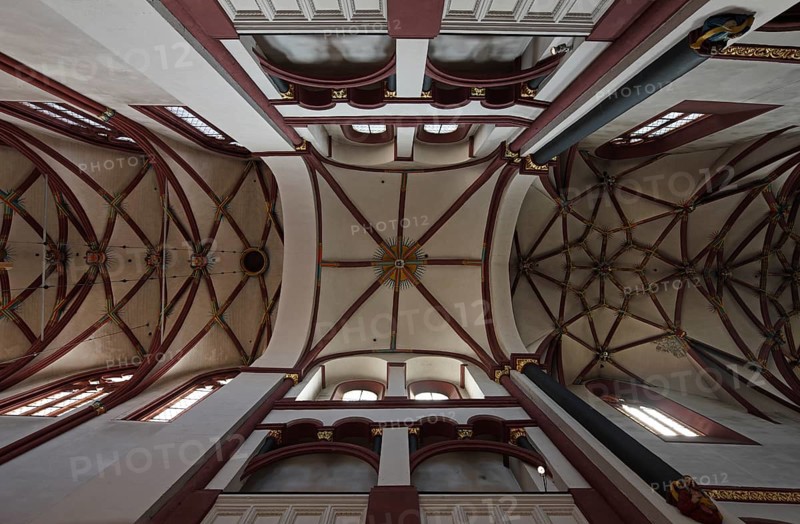Vault in the crossing, St., Saint, Saint