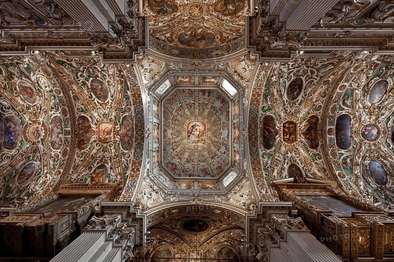 Italy Bergamo 89468 Santa Maria Maggiore after extensive early Baroque remodelling 1576-1694 Dome and transept vaults