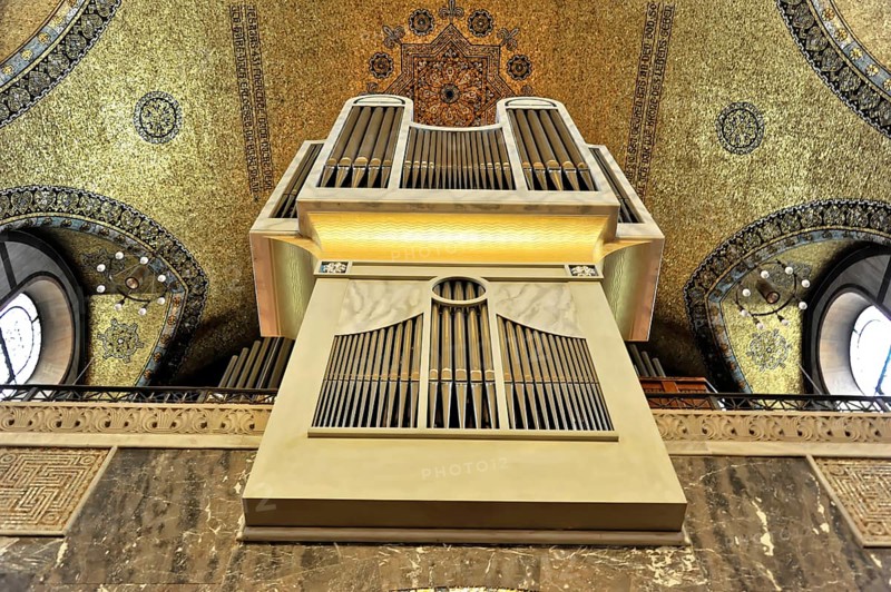 Church of the Redeemer, start of construction 1903, Bad Homburg v. d. Höhe, Hesse, Germany, Large Gothic church with double towers and a large entrance arch, Church of the Redeemer, start of construction 1903, Bad Homburg v. Höhe, Hesse, Germany, View of organ pipes and splendidly decorated ceiling in the church interior, Bad Homburg v. Höhe, Hesse, Germany