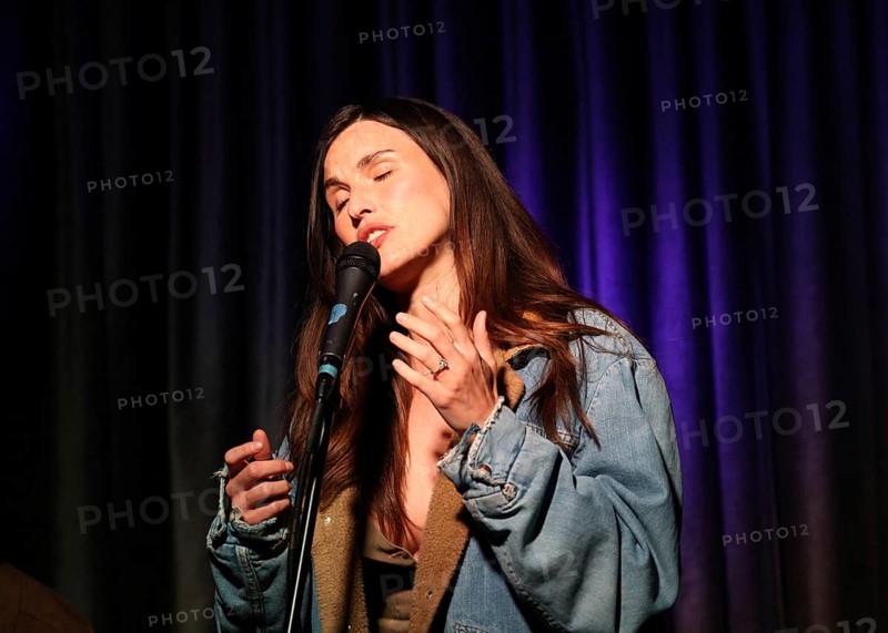 Rainey Qualley at An Exclusive Evening Celebrating OFF THE RECORD Featuring a Special Performance by Rainey Qualley held Hotel Cafe in Hollywood, USA on May 8, 2025, Hollywood, CA, USA, Hollywood, California, USA