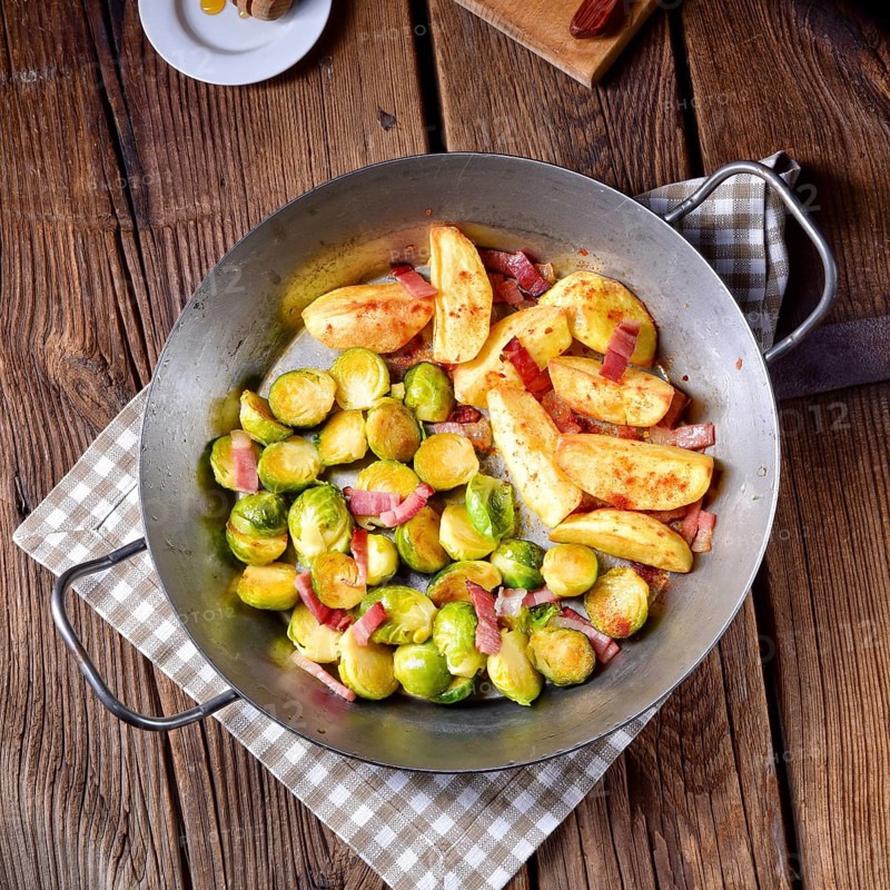 Brussels Sprouts with ham, honey and roasted potatoes