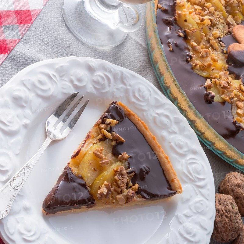 Pears chocolate tart