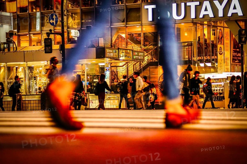 Feet of those who walk the Shibuya scramble intersection. Shooting Location: Tokyo metropolitan area
