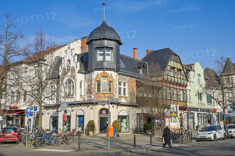 Paul-Emisch-Haus, residential and commercial building, Curtiusstraße, Lichterfelde, Steglitz-Zehlendorf, Berlin, Germany