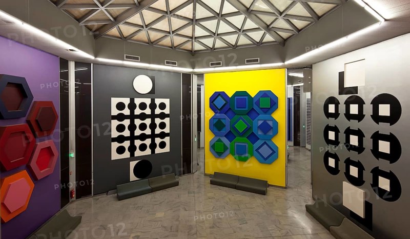 Aix en Provence, Vasarely MuseumBuilt 1973-76. op-art wall installations around 1975 v r n l Object no. 101 106 and 105 left unknown 6 m wide 8 m high