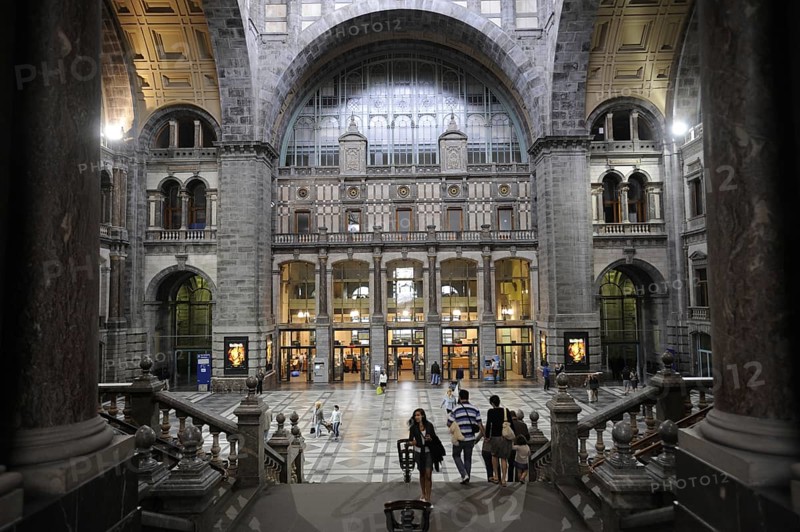 Antwerp, Central Station, (Antwerpen-Centraal, Antwerpen-Centraal, Anvers-Central), hall, built 1899 -1905 according to a design by the engineer Clement Van Bogärt
